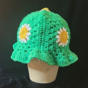Charming Green Crochet Hat with Daisy Accents